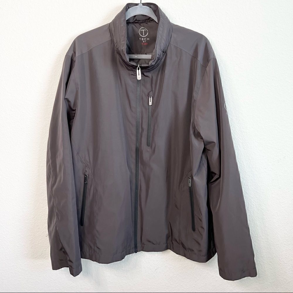 𝅺tech by Tumi Men's Dark Gray Full Zip Lightweight Windbreaker Jacket XL